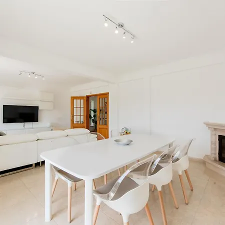 Holiday home Lisbon Coastal Retreat