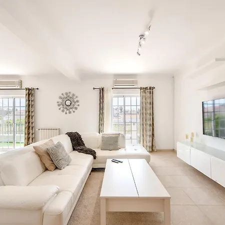 Lisbon Coastal Retreat * Charneca (Setubal)