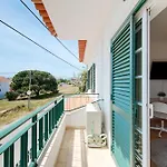 Lisbon Coastal Retreat Casa de Férias *