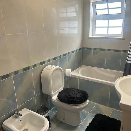 Lisbon Coastal Retreat